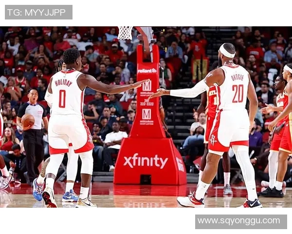 霍勒迪上半场表现平平8投3中仅得7分 三分命中1个助攻抢断均有贡献