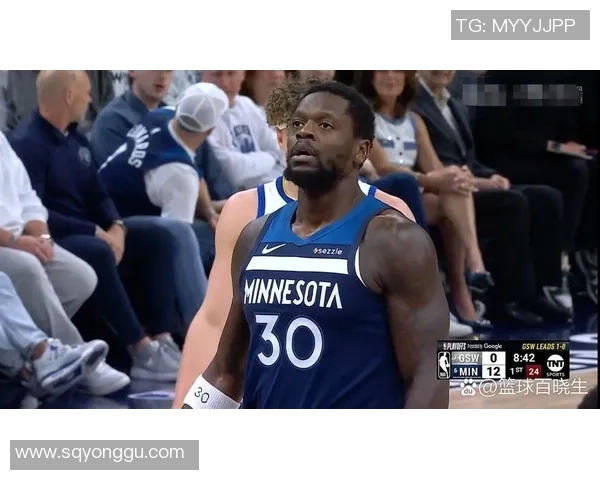 兰德尔半场高效砍下12分表现全面助攻篮板抢断样样精通